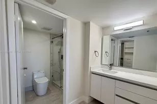801 N Venetian Dr, Miami, FL 33139 - Photo 29