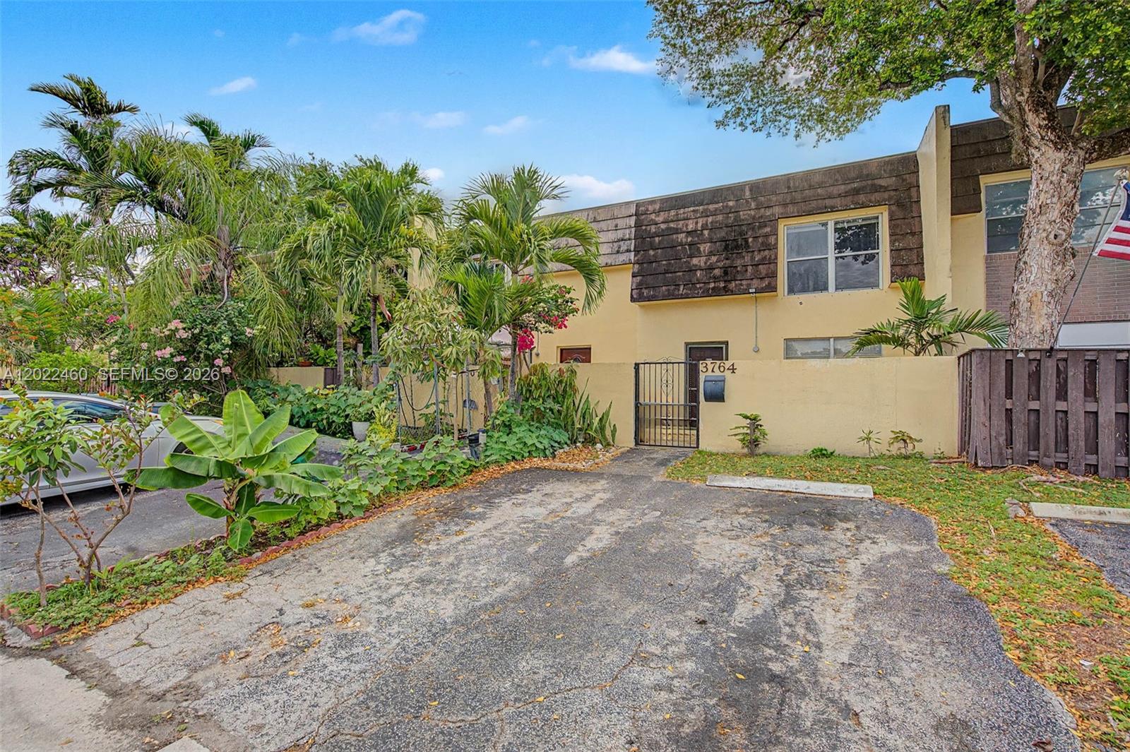 3764 SW 60th Terrace #15 - 3764 SW 60th Terrace #15, Davie, FL 33314 Luxury Property | Jose Angel Pina