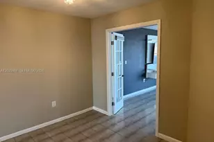 900 NE 195th St, Miami, FL 33179 - Photo 19