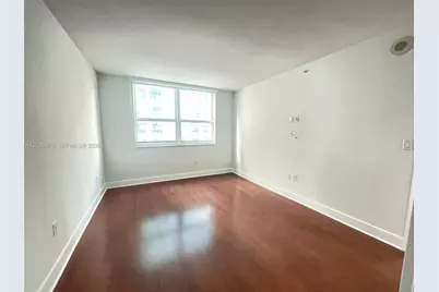 1155 Brickell Bay Dr #1102, Miami, FL 33131 - Photo 5