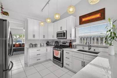 15891 SW 84th St, Miami, FL 33193 - Photo 23