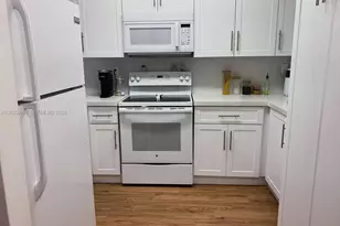 2775 W 52nd St, Hialeah, FL 33016 - Photo 25