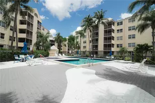 8245 Lake Dr, Doral, FL 33166 - Photo 15