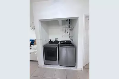 1670 NW 73rd St, Miami, FL 33147 - Photo 21
