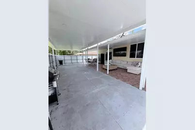 1670 NW 73rd St, Miami, FL 33147 - Photo 19