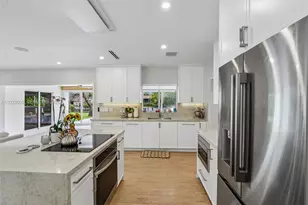 5620 SW 63rd Ct, South Miami, FL 33143 - Photo 9