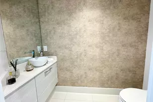 650 NE 32nd St, Miami, FL 33137 - Photo 17