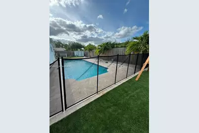 876 Gardenia Dr, Royal Palm Beach, FL 33411 - Photo 21
