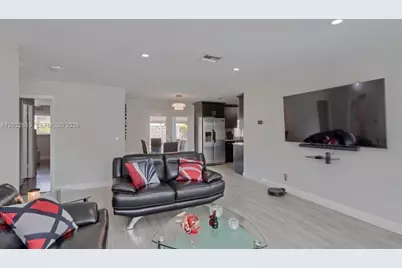 876 Gardenia Dr, Royal Palm Beach, FL 33411 - Photo 9