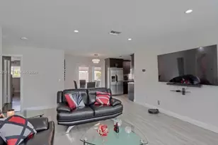 876 Gardenia Dr, Royal Palm Beach, FL 33411 - Photo 9