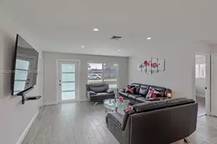876 Gardenia Dr, Royal Palm Beach, FL 33411 - Photo 5