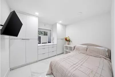 455 NE 210th Ter, Miami, FL 33179 - Photo 15
