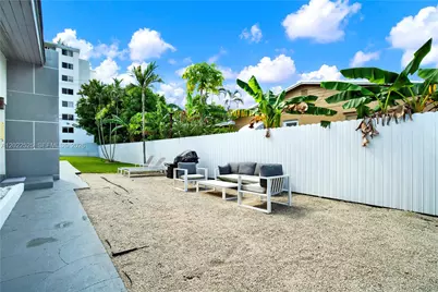 1236 NE 109th St #2, Miami, FL 33161 - Photo 17