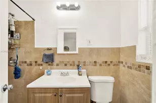 1236 NE 109th St, Miami, FL 33161 - Photo 13