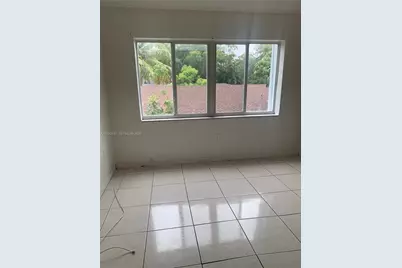 1090 NE 129th St #202, North Miami, FL 33161 - Photo 3