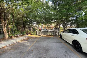 1426 SW 5th St, Miami, FL 33135 - Photo 23