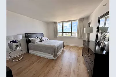 1500 Bay Rd #1114S, Miami Beach, FL 33139 - Photo 11