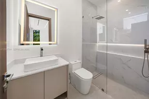 900 NE 75th St, Miami, FL 33138 - Photo 39
