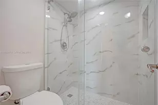20400 W Country Club Dr, Aventura, FL 33180 - Photo 29