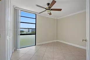 20400 W Country Club Dr, Aventura, FL 33180 - Photo 15