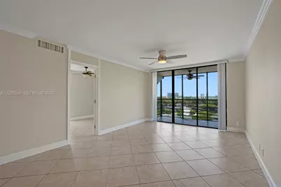 20400 W Country Club Dr #812, Aventura, FL 33180 - Photo 9
