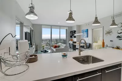 90 SW 3rd St #4308, Miami, FL 33130 - Photo 5