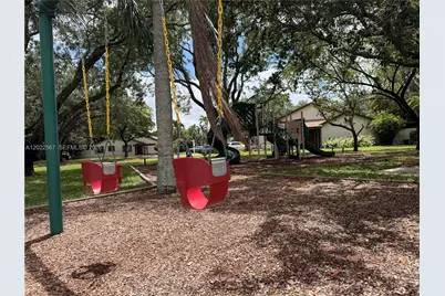 1571 NW 96th Way #1571, Pembroke Pines, FL 33024 - Photo 37