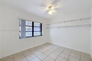1571 NW 96th Way, Pembroke Pines, FL 33024 - Photo 15
