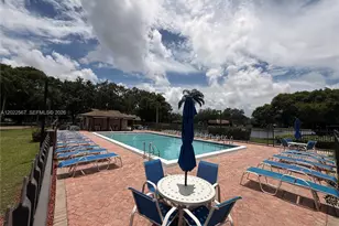1571 NW 96th Way, Pembroke Pines, FL 33024 - Photo 35