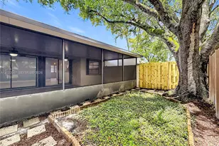 1571 NW 96th Way, Pembroke Pines, FL 33024 - Photo 25