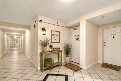 814 NW 36th Ave #302, Miami, FL 33125 - Photo 3