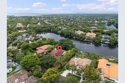 7244 E Lago Dr, Coral Gables, FL 33143 - Photo 7