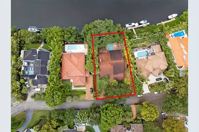 7244 E Lago Dr, Coral Gables, FL 33143 - Photo 3