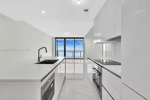 700 NE 24th St, Miami, FL 33137 - Photo 9