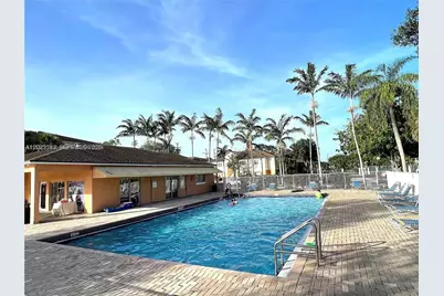 3690 N 56th Ave #916, Hollywood, FL 33021 - Photo 17