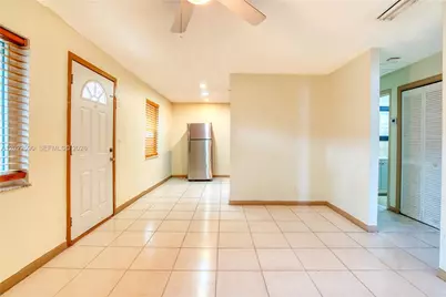 129 SE 4th Ave #1, Hallandale Beach, FL 33009 - Photo 5