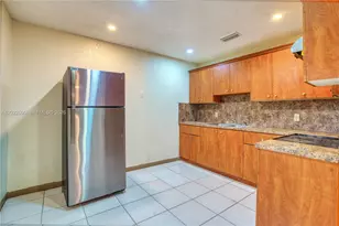 129 SE 4th Ave, Hallandale Beach, FL 33009 - Photo 9