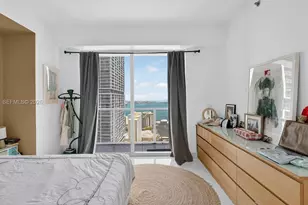 500 Brickell Ave, Miami, FL 33131 - Photo 17
