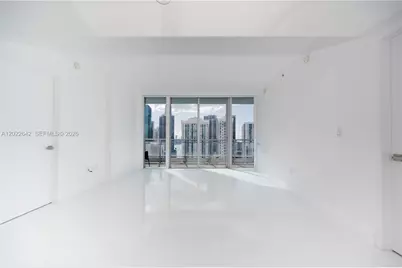 92 SW 3rd St #3411, Miami, FL 33130 - Photo 3
