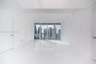 92 SW 3rd St, Miami, FL 33130 - Photo 3