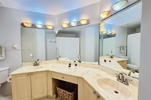 8952 NW 38th Dr, Coral Springs, FL 33065 - Photo 23