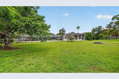 11651 SW 64th Ave, Pinecrest, FL 33156 - Photo 13