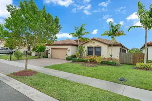 2484 SE 1st St, Homestead, FL 33033 - Photo 3