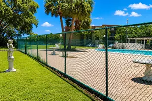 447 NE 195th St, Miami, FL 33179 - Photo 17
