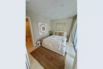 8300 Hawthorne Ave, Miami Beach, FL 33141 - Photo 15