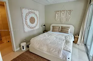 8300 Hawthorne Ave, Miami Beach, FL 33141 - Photo 15