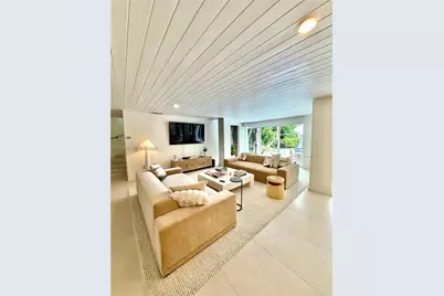 8300 Hawthorne Ave, Miami Beach, FL 33141 - Photo 1
