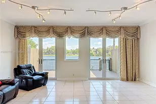 781 NE 195th St, Miami, FL 33179 - Photo 21