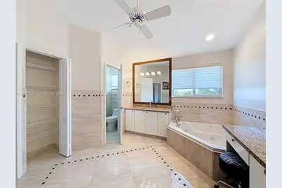 781 NE 195th St, Miami, FL 33179 - Photo 37