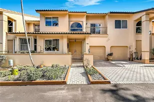 781 NE 195th St, Miami, FL 33179 - Photo 7